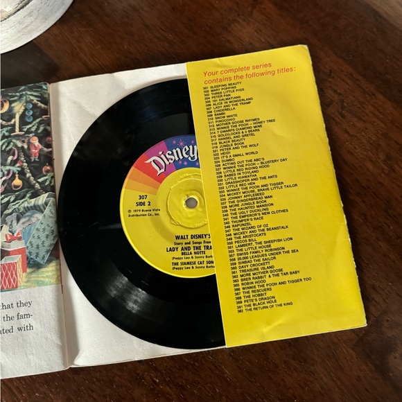 1979 Vintage Disneyland Walt Disney’s Story of Lady and the Tramp Book & Record - Picture 3 of 5